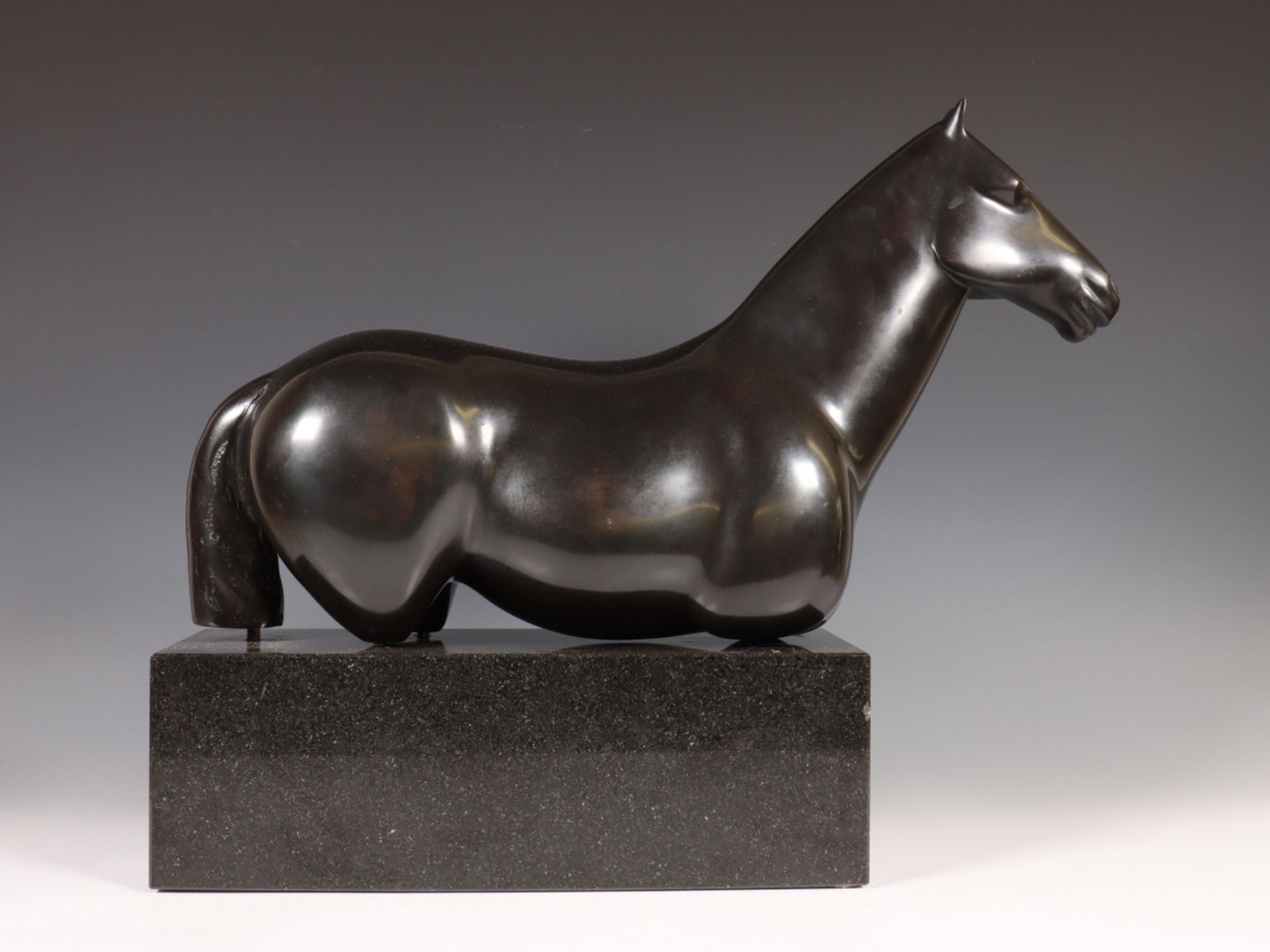 Gloria Pecego (1954), zwart gepatineerd bronzen sculptuur 'Paard'; - Image 2 of 2