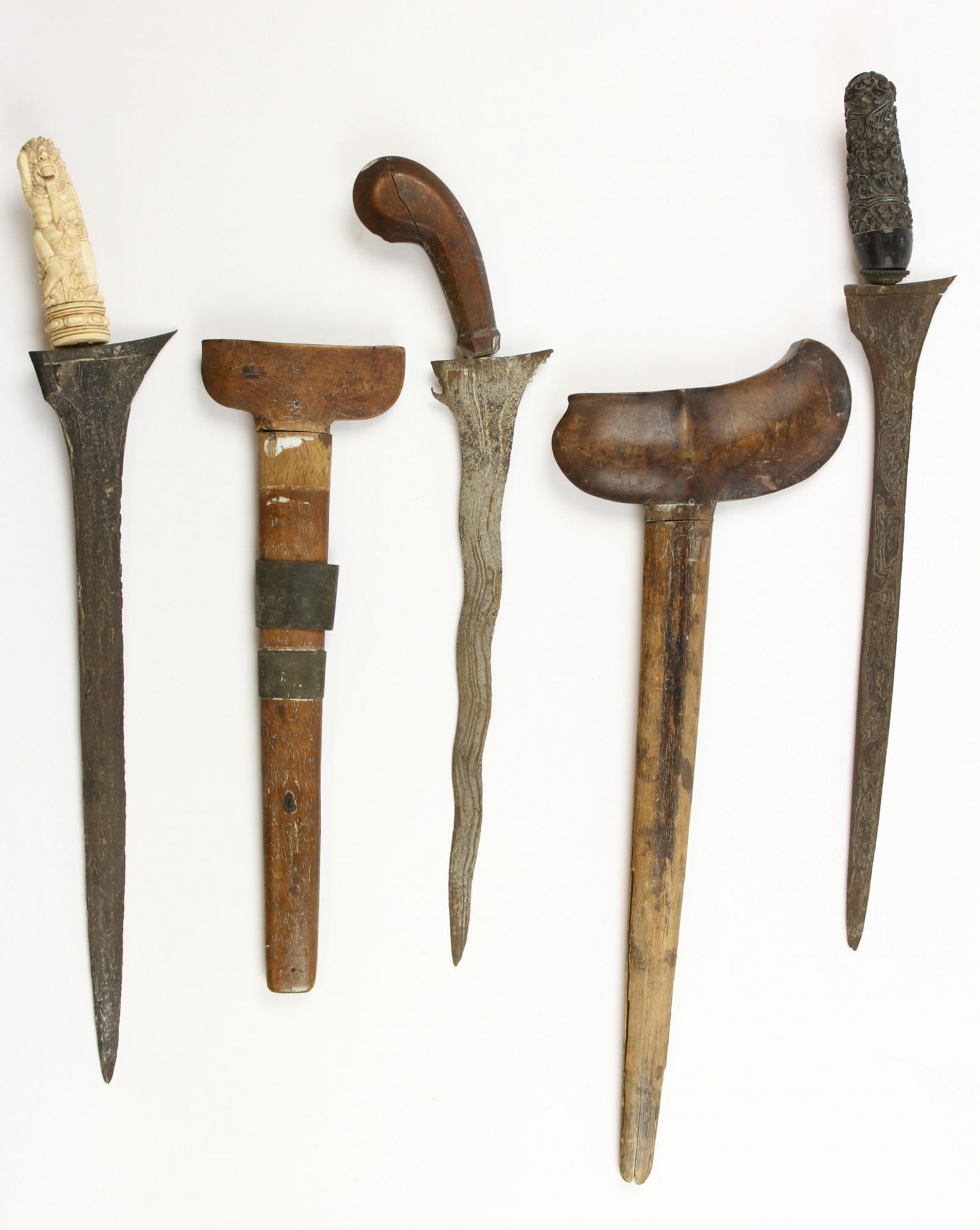 Three Javanse keris, a Madura keris and a straight Balinese keris. - Image 9 of 9