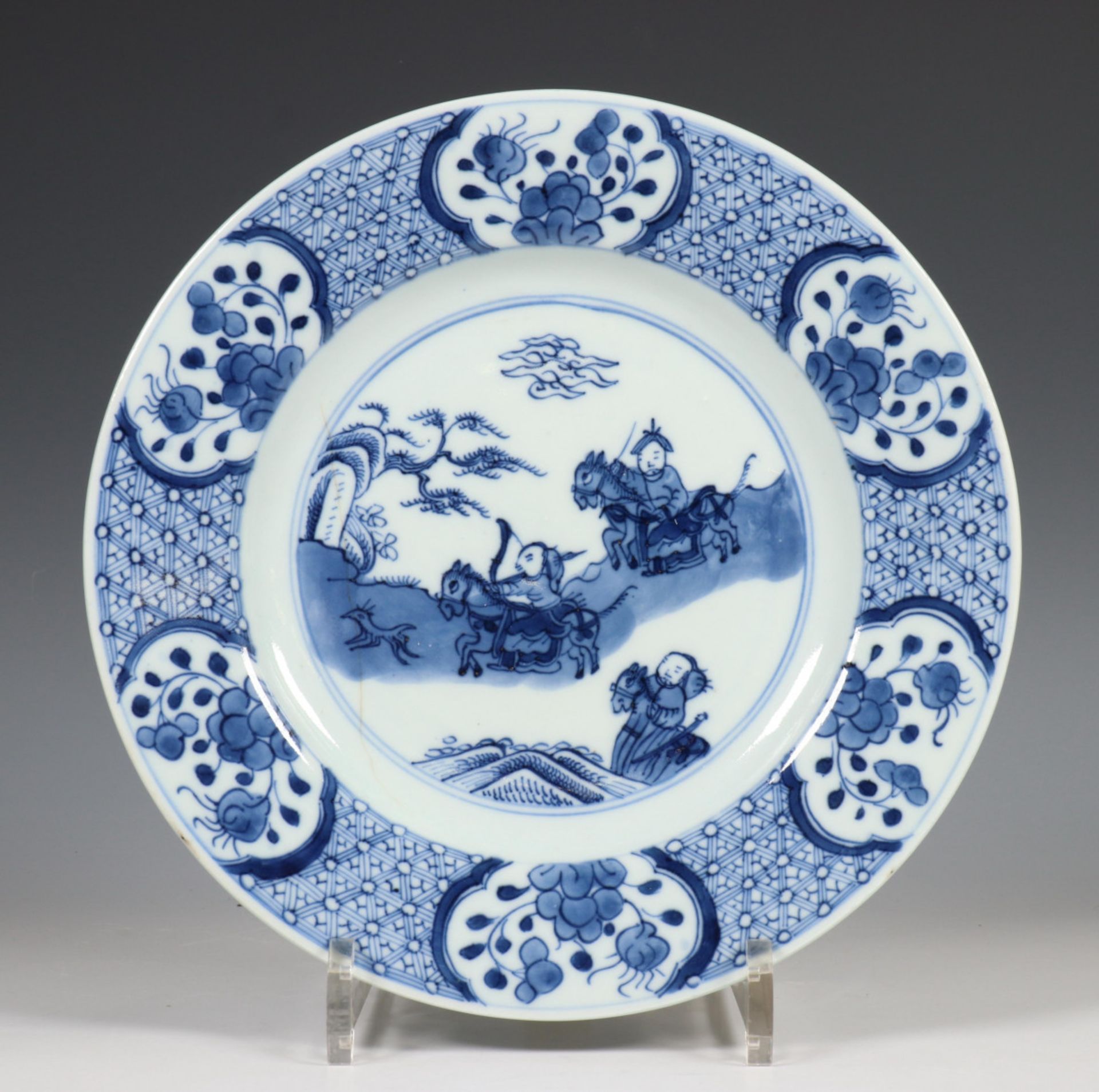 China, een blauw-wit porseleinen serviesgedeelte, laat Qing-dynastie, - Bild 42 aus 44