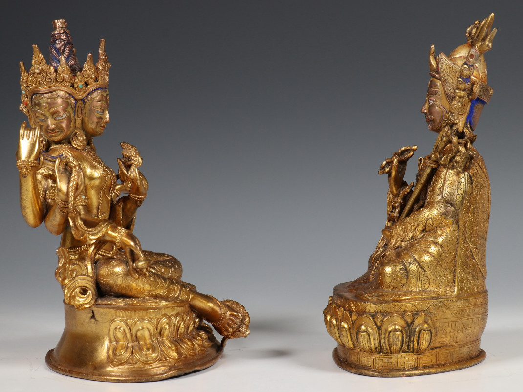 Tibet, twee verguld bronzen figuren, 20e eeuw, - Image 5 of 6