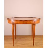 Satijnhouten ovale tafel in Louis XVI-stijl, 19e eeuw,