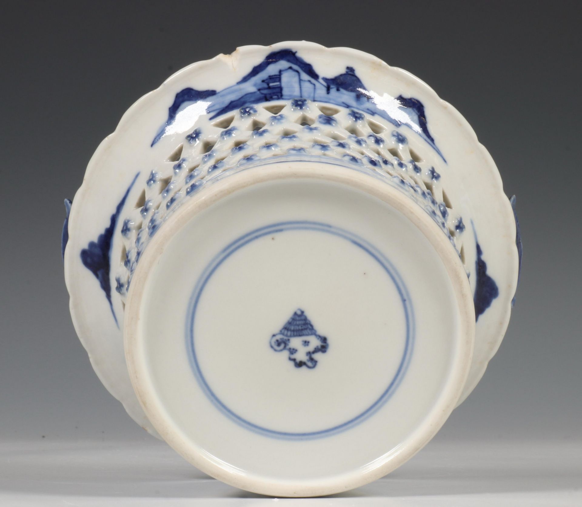 China, een blauw-wit porseleinen serviesgedeelte, laat Qing-dynastie, - Bild 11 aus 44