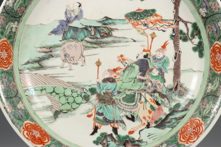 China, een famille verte porseleinen schotel, laat Qing dynastie, - Image 2 of 3