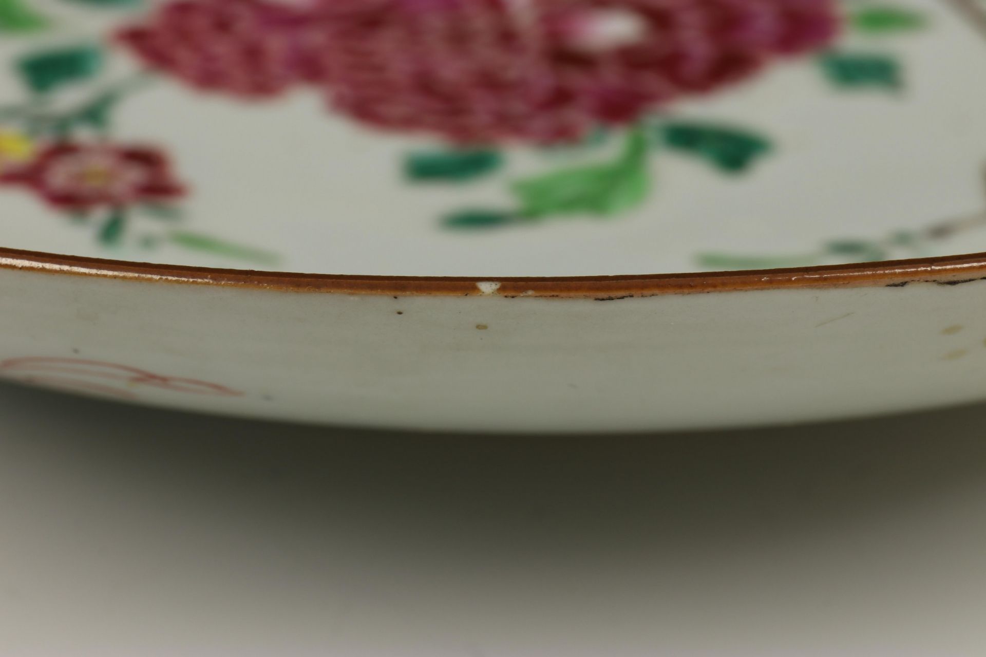 China, paar famille rose-verte schotels, Qianlong, - Image 7 of 7