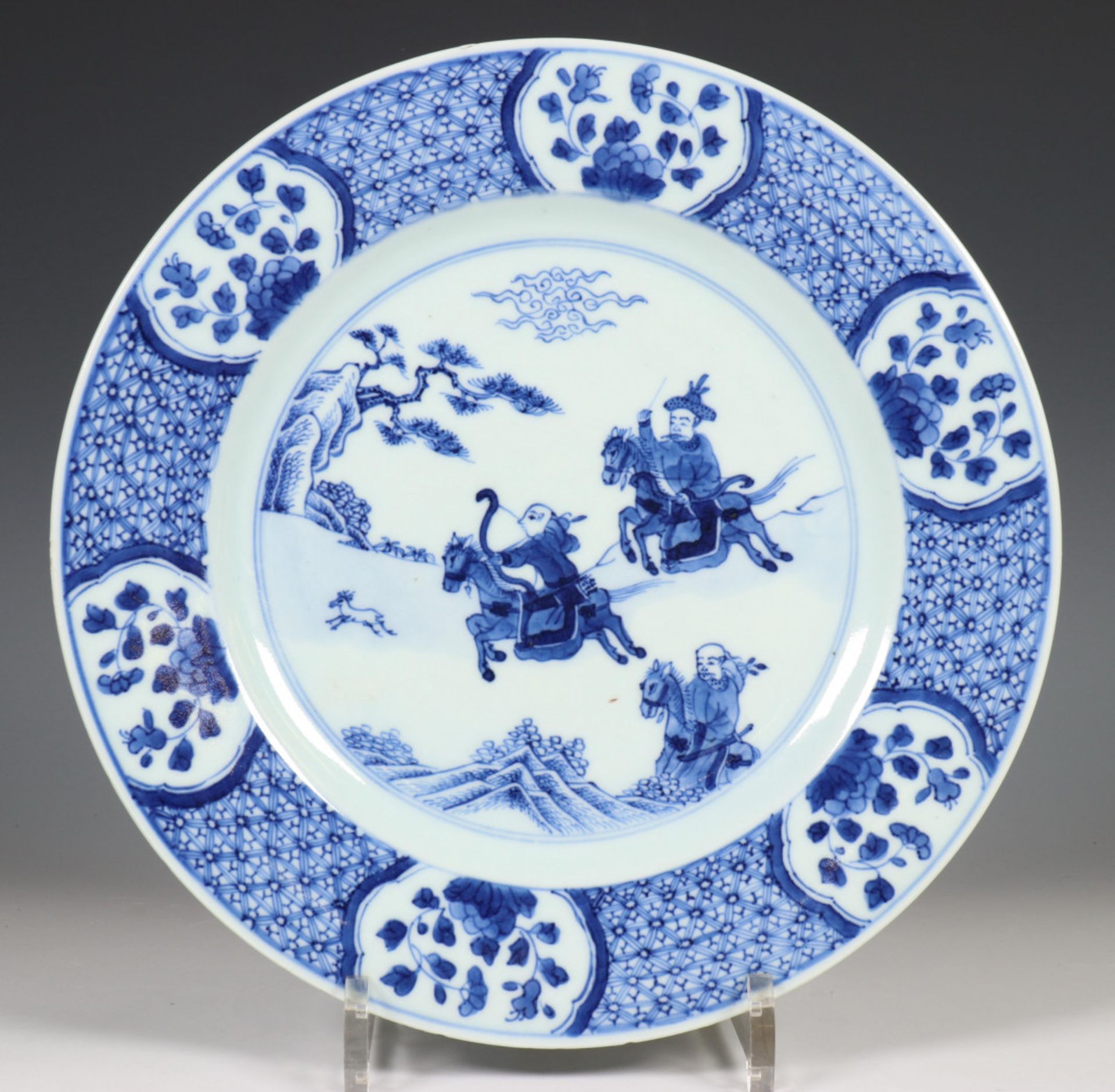 China, een blauw-wit porseleinen serviesgedeelte, laat Qing-dynastie, - Bild 29 aus 44