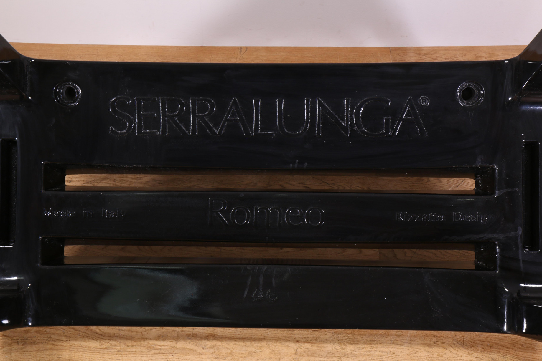 Paolo Rizzatto voor Serralunga, Italië, zwart laque kunststoffen 'Romeo' tuinbank - Image 9 of 10