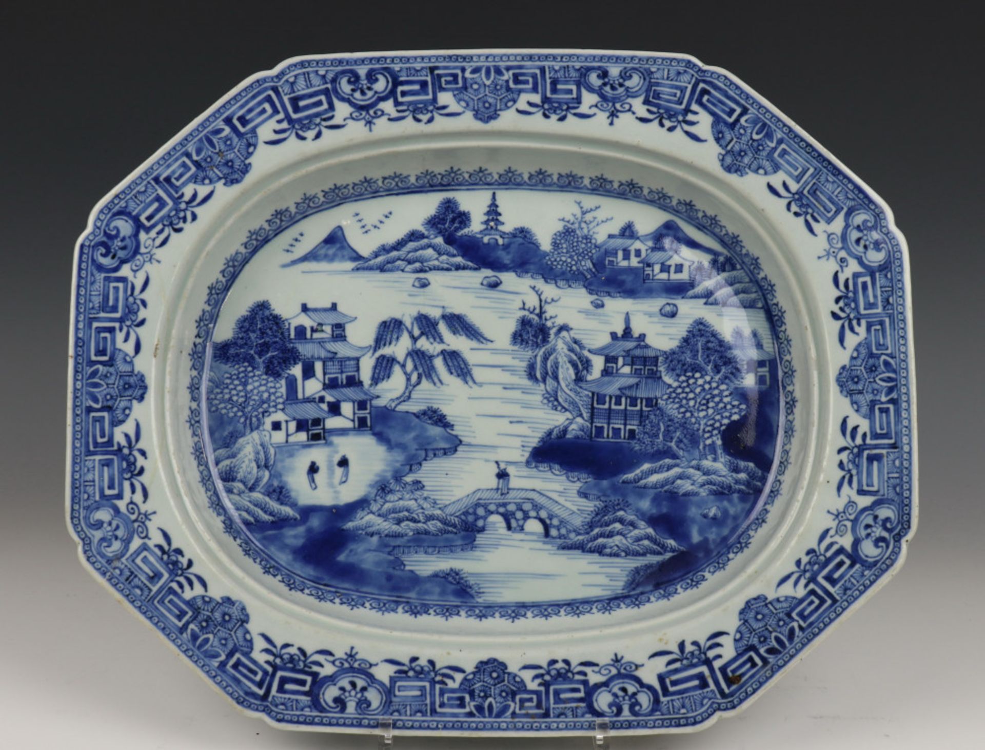 China, blauw-wit porseleinen kom en kantige dienschaal met lekschaal, Qianlong, - Bild 12 aus 23