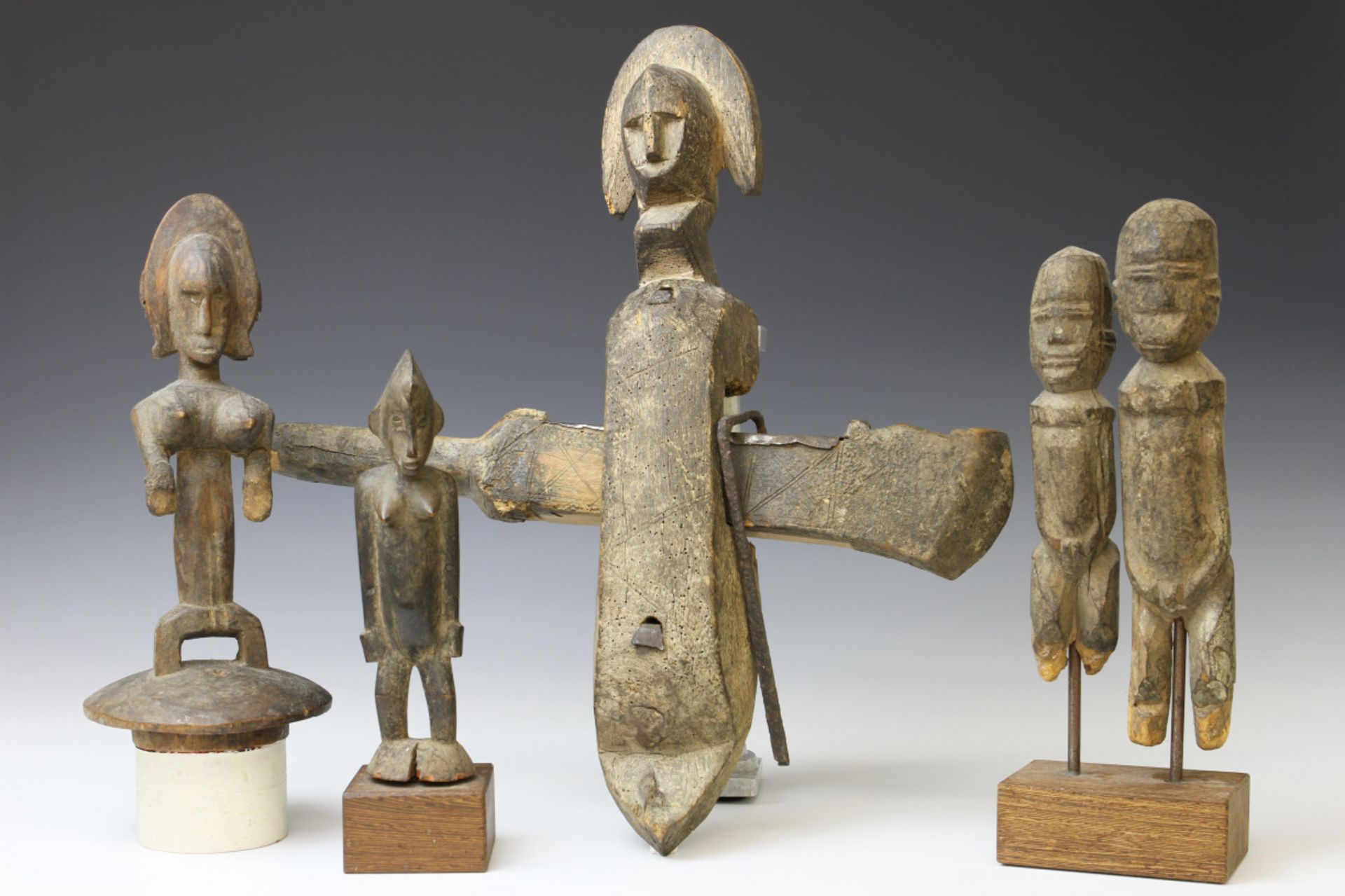 Five West African sculptures. - Image 4 of 6