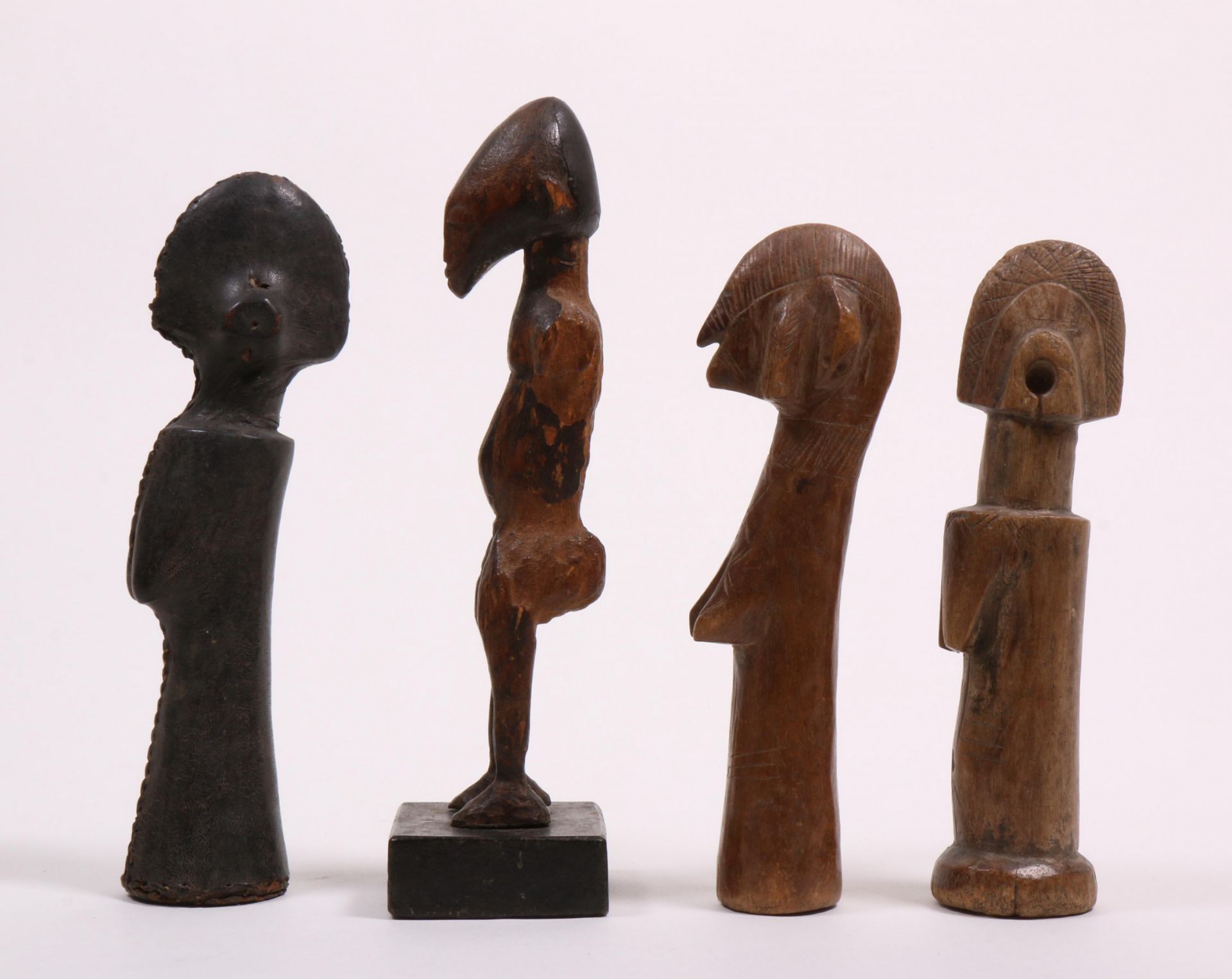 Three Mossi dolls, Bassa, miniature mask and a Mali figurine. - Image 2 of 3