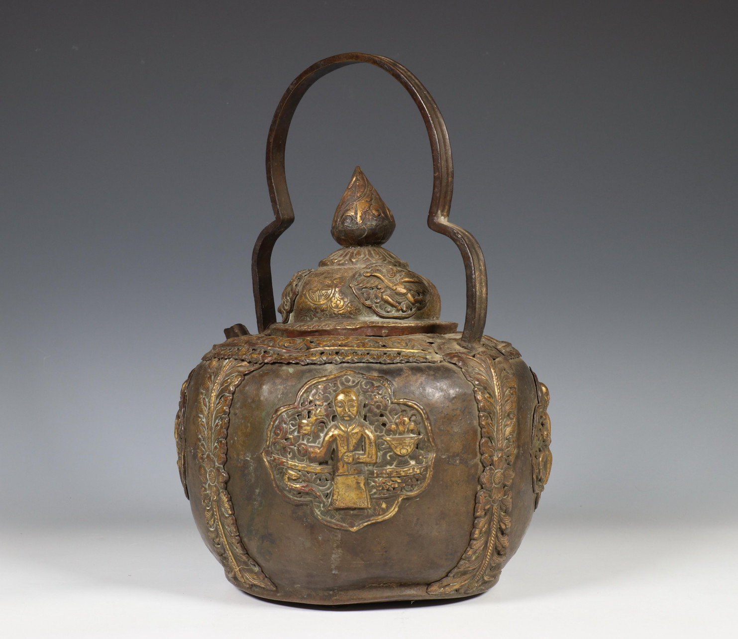 Tibet, een bronzen ketel, ca. 1900, - Image 6 of 7