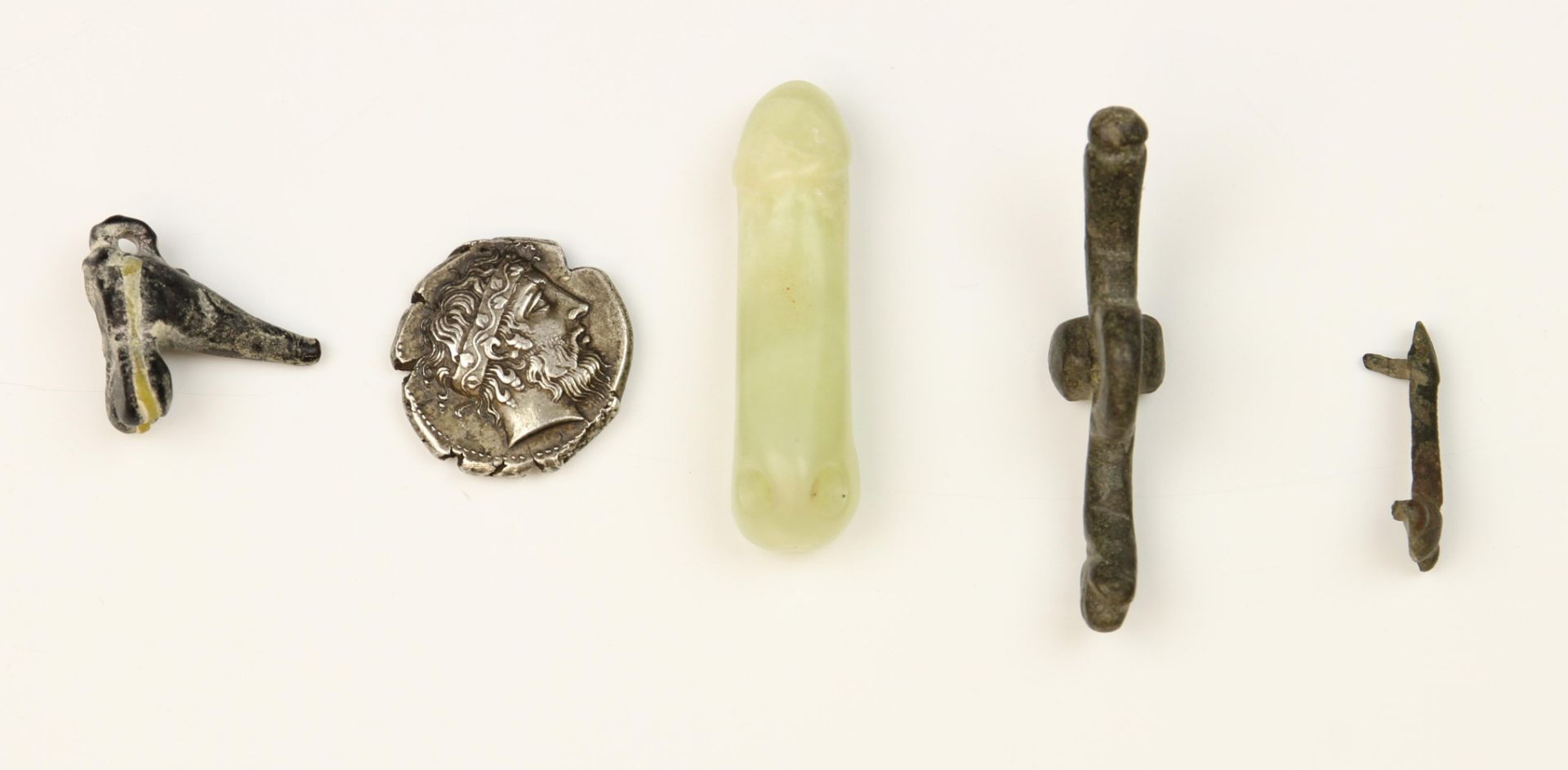 An antique bronze double phallus, possibly Roman and an antique small phallus amulet - Bild 3 aus 3