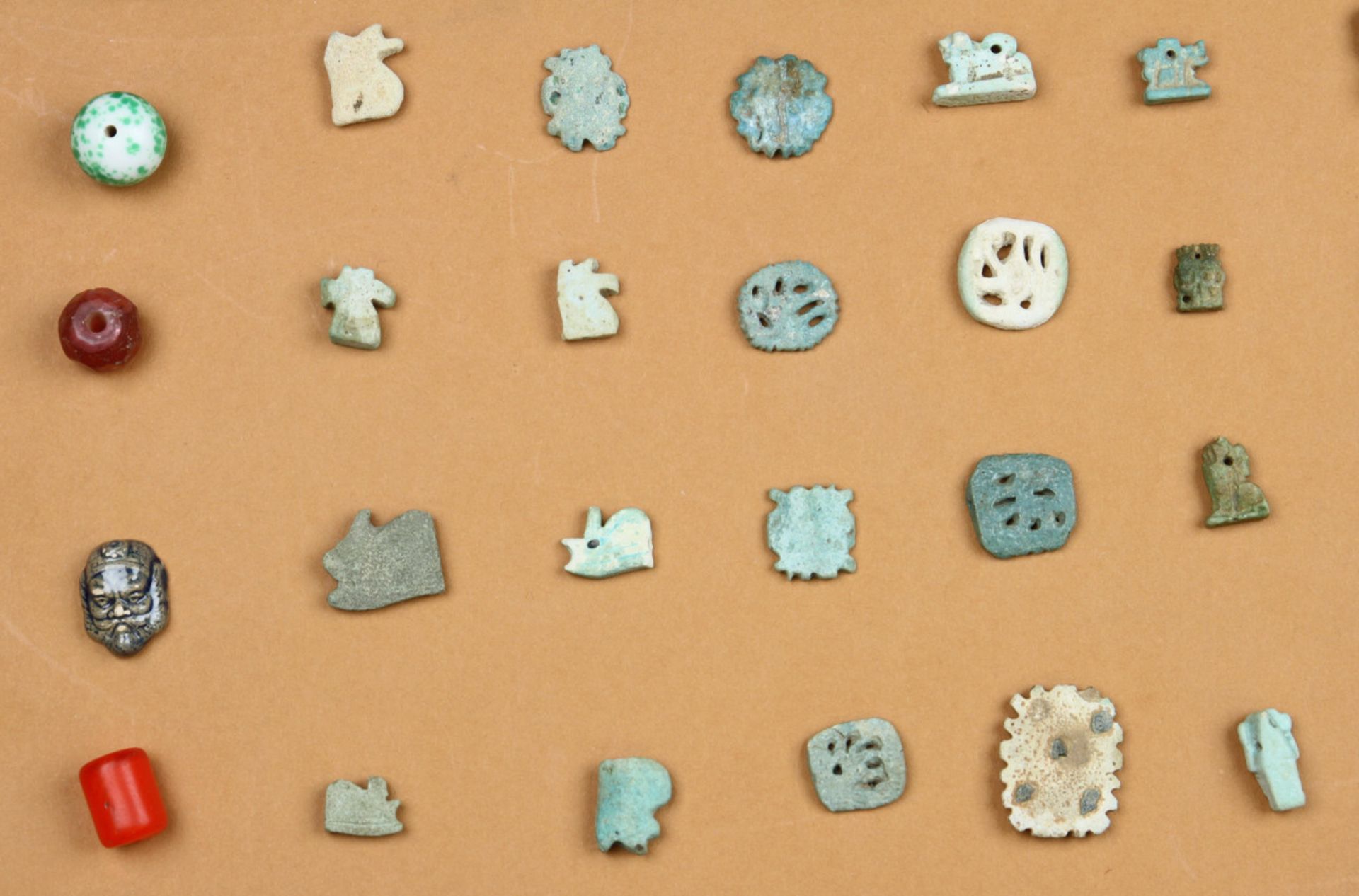 A collection of Egypt faience amulets, Late Period. - Bild 5 aus 5