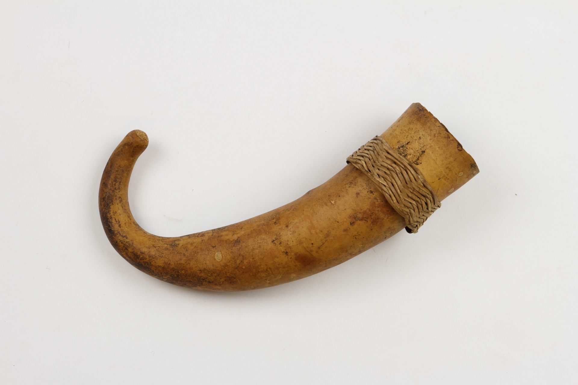 PNG, collection of four bilum bags, one penis gourd and one big man necklace with nasa shell and two - Image 4 of 14