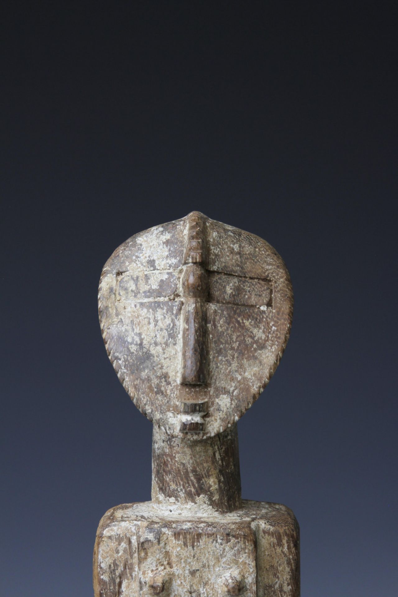 Togo, Ada, standing female figure - Image 4 of 7