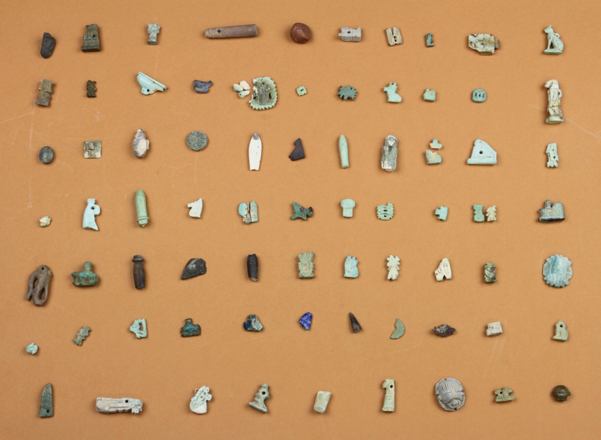 Egypte, a collection of various amulet, mostly Late Period; - Bild 3 aus 6