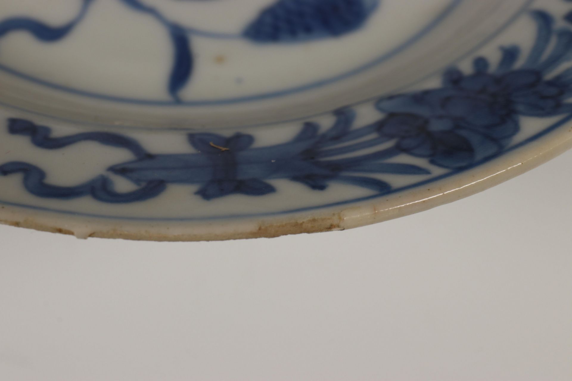 China, een set van twaalf blauw-wit porseleinen schoteltjes, Kangxi, - Bild 15 aus 16