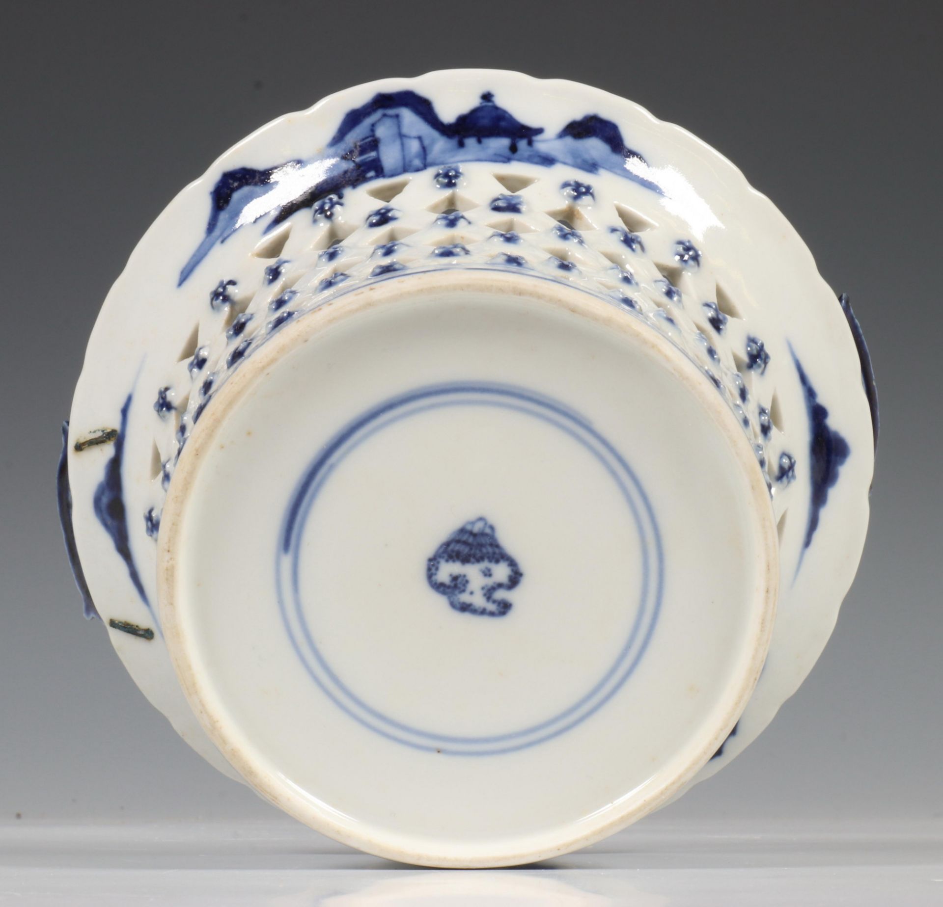 China, een blauw-wit porseleinen serviesgedeelte, laat Qing-dynastie, - Bild 9 aus 44