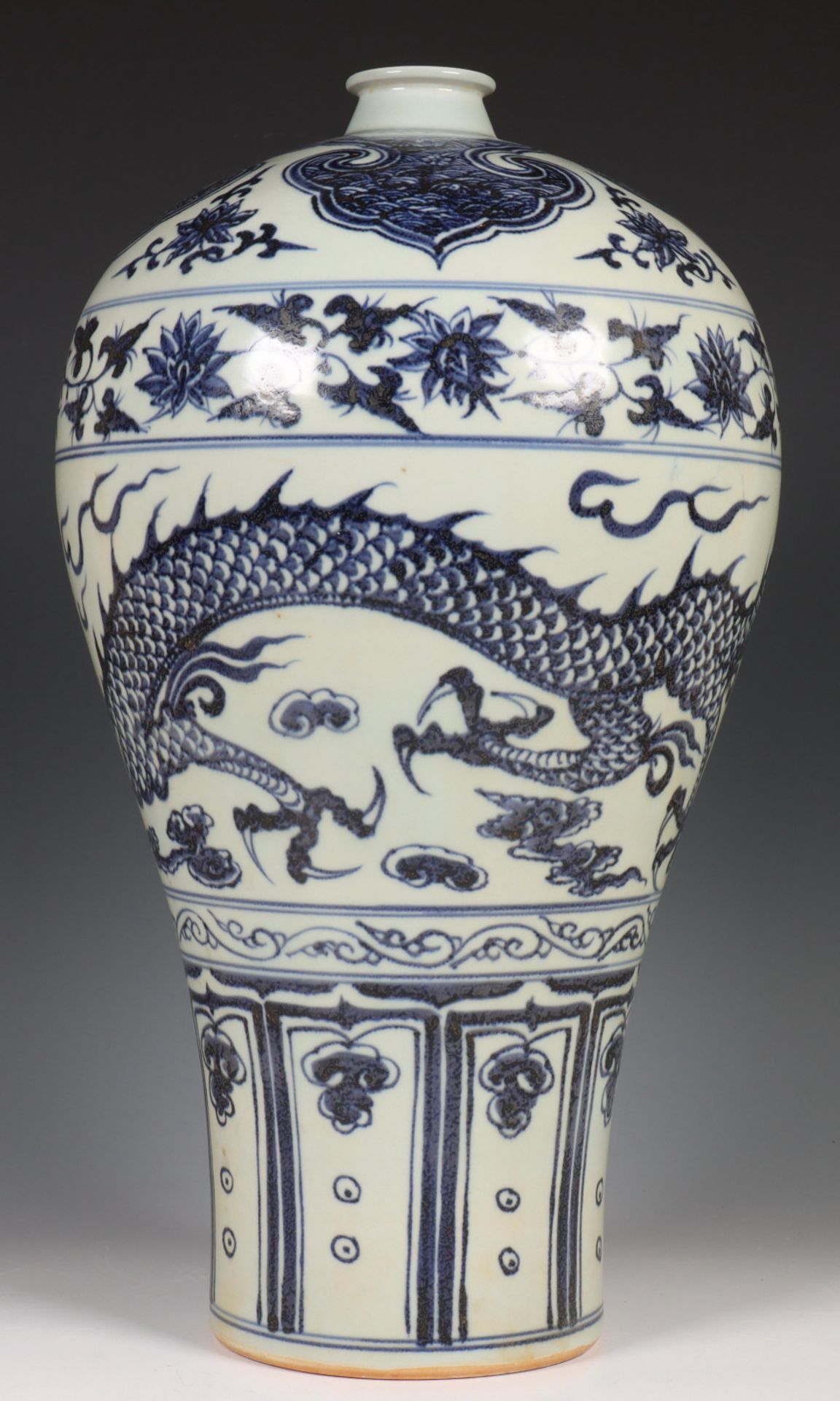 China, porseleinen meiping vaas naar antiek voorbeeld - Image 2 of 2