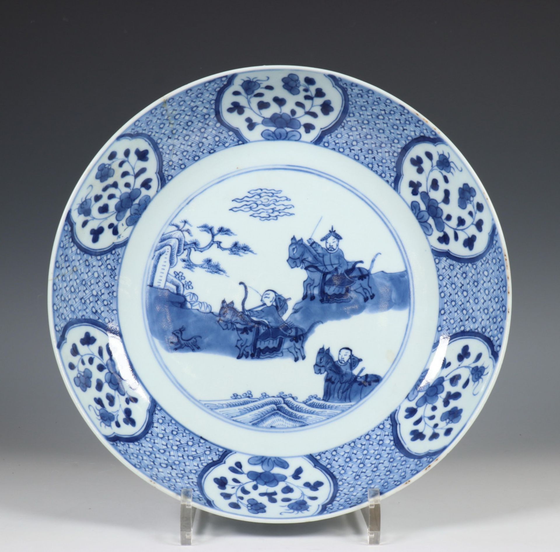 China, een blauw-wit porseleinen serviesgedeelte, laat Qing-dynastie, - Bild 21 aus 44