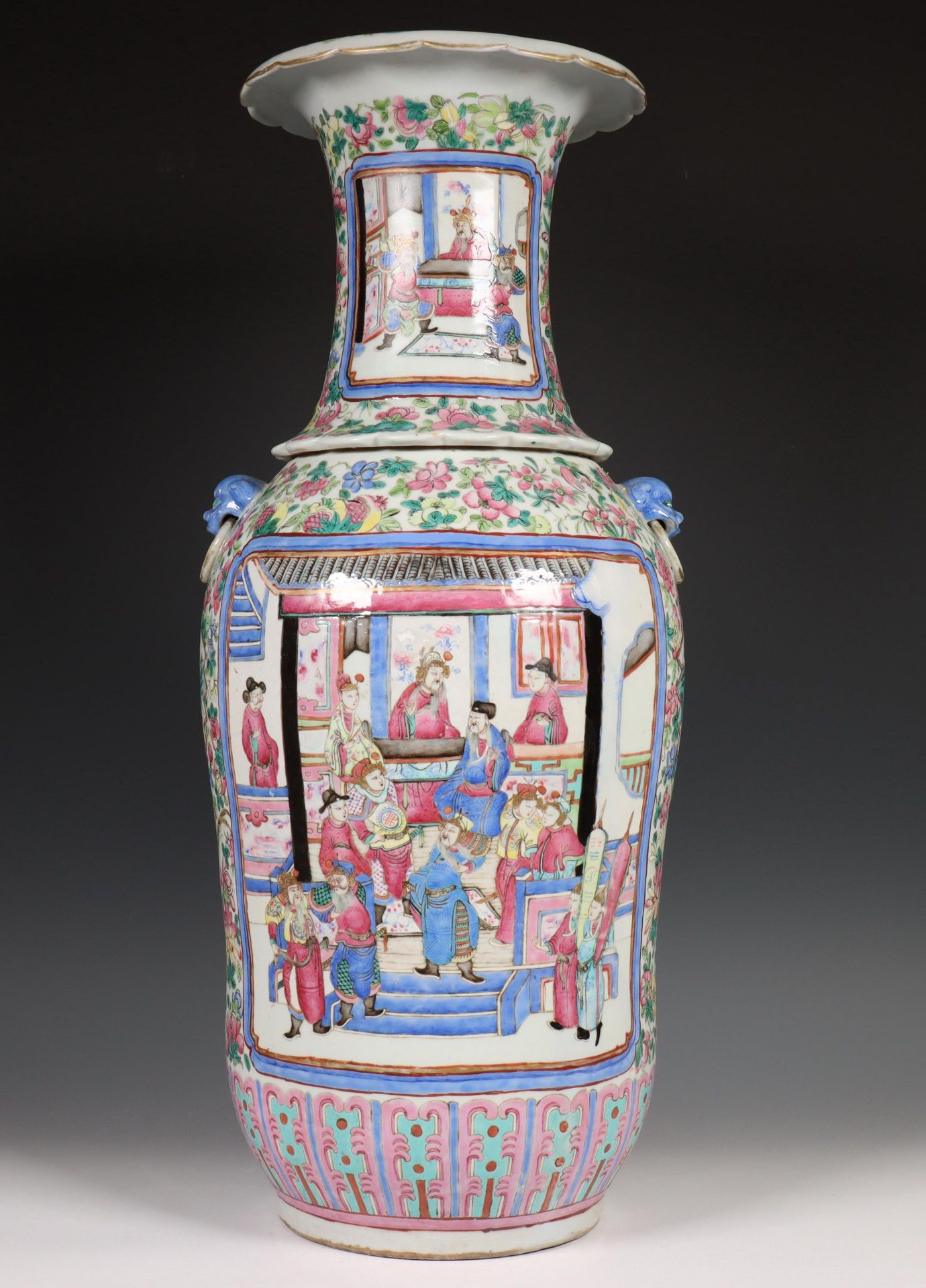 China, hoge porseleinen vaas, laat Qing dynastie, eind 19e eeuw - Image 5 of 8