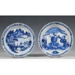 China, twee blauw-wit porseleinen schoteltjes, 18e eeuw,