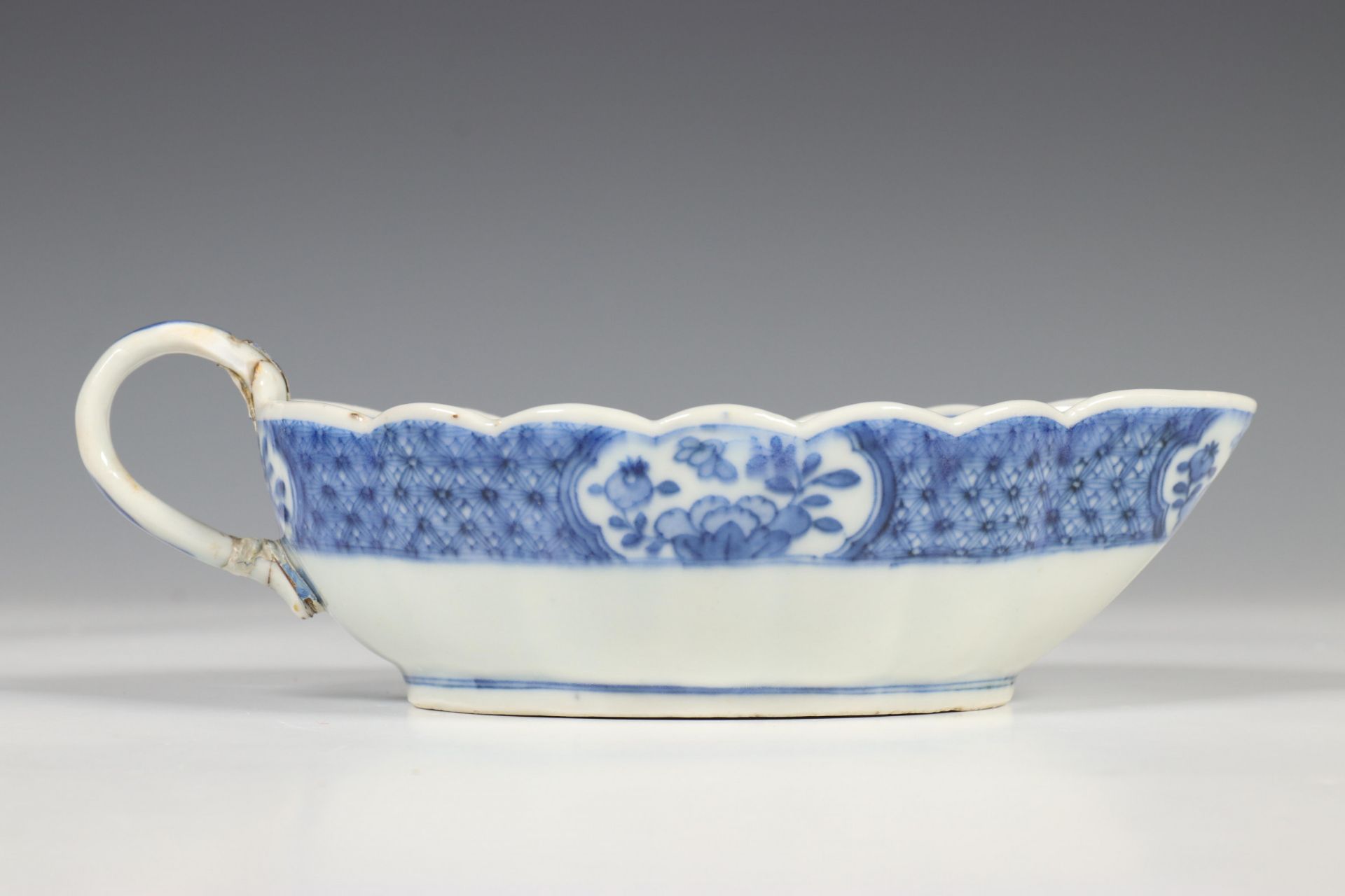 China, een blauw-wit porseleinen serviesgedeelte, laat Qing-dynastie, - Bild 4 aus 44