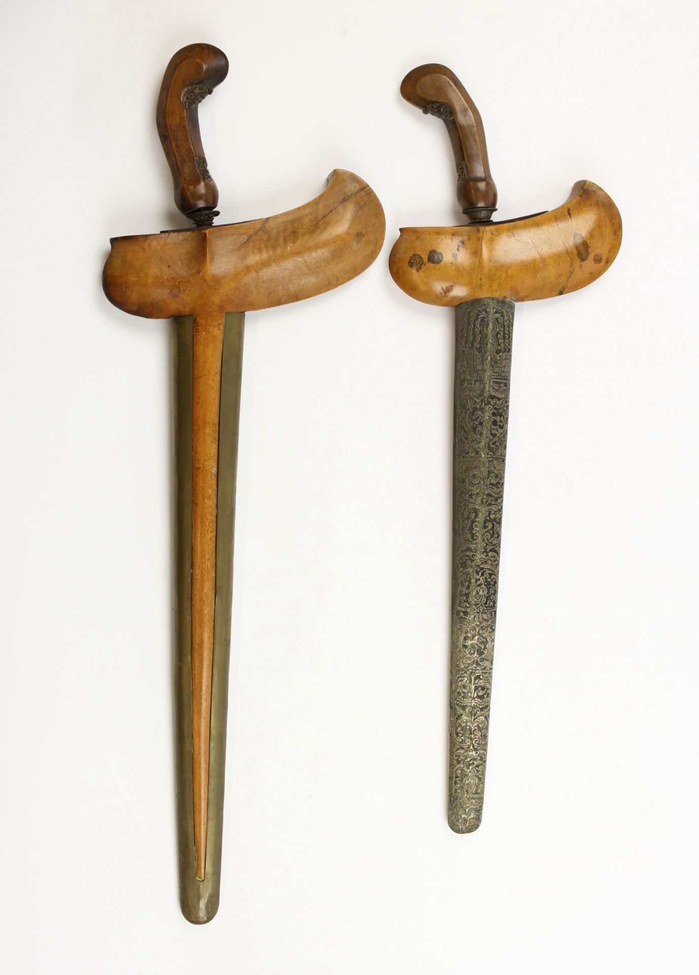 Three Javanse keris, a Madura keris and a straight Balinese keris. - Image 8 of 9