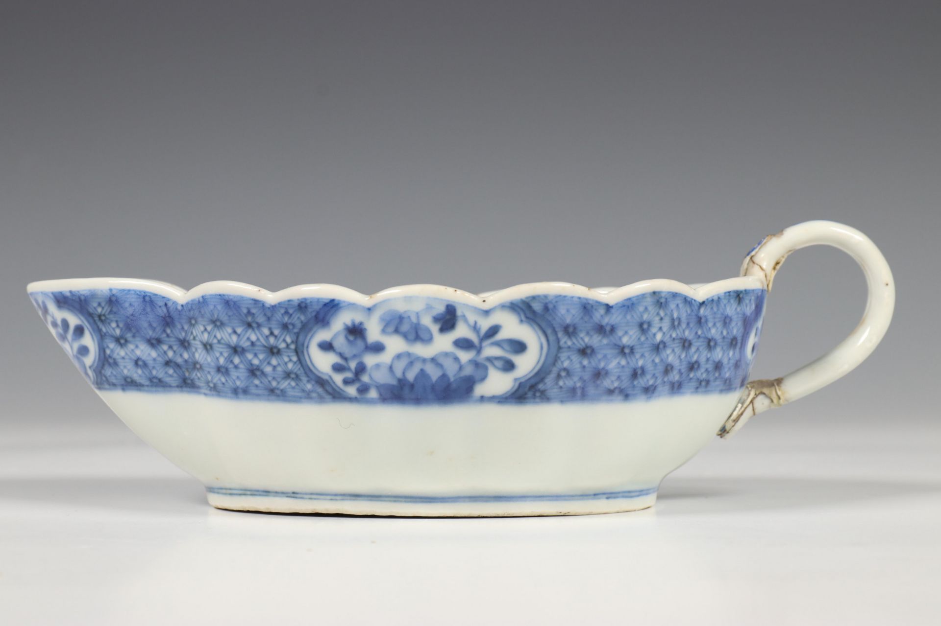 China, een blauw-wit porseleinen serviesgedeelte, laat Qing-dynastie, - Bild 12 aus 44