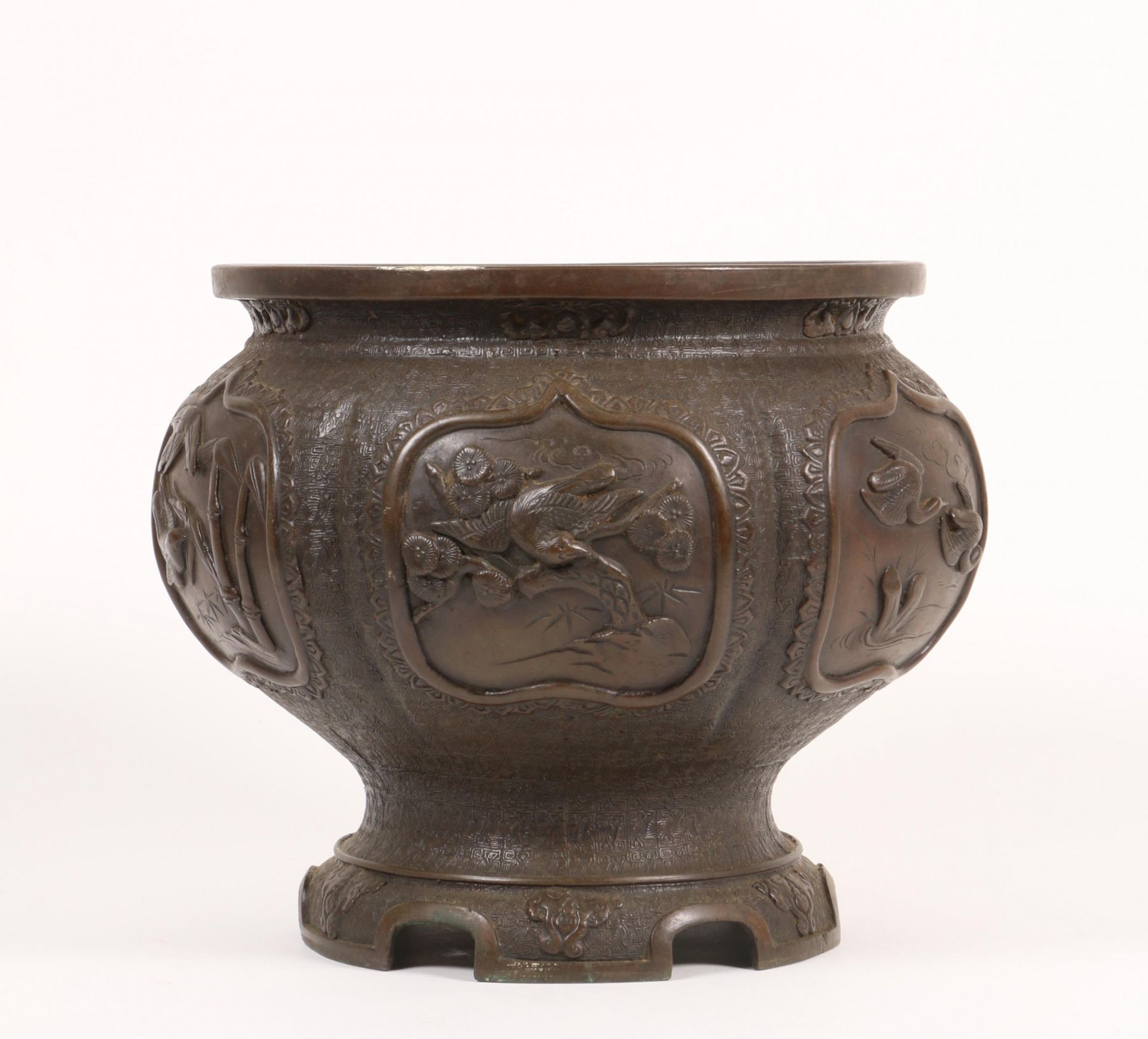 Japan, bronzen cache-pot, ca. 1920