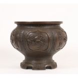 Japan, bronzen cache-pot, ca. 1920