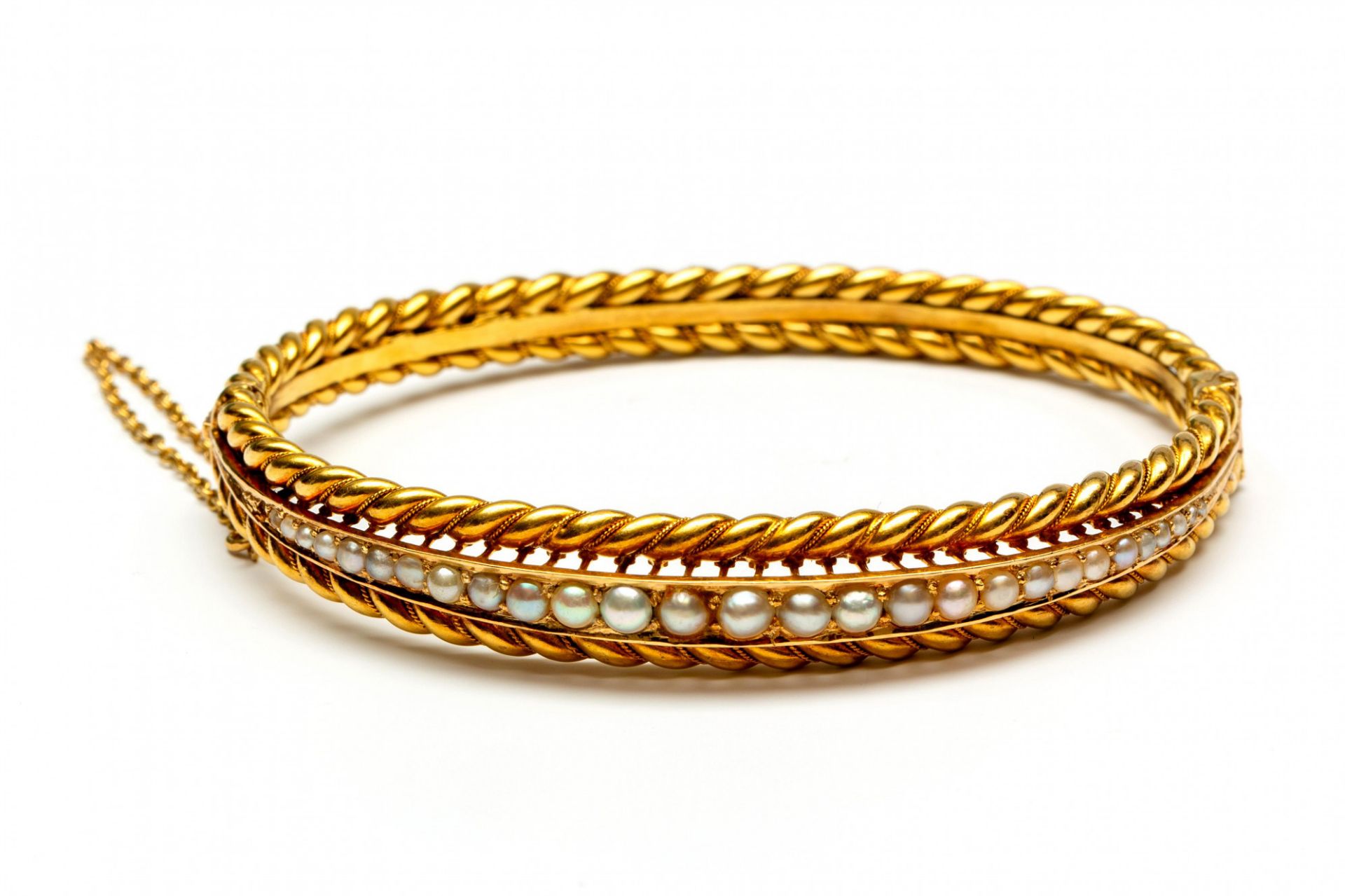 14krt. Gouden stijve armband, 19e eeuw,