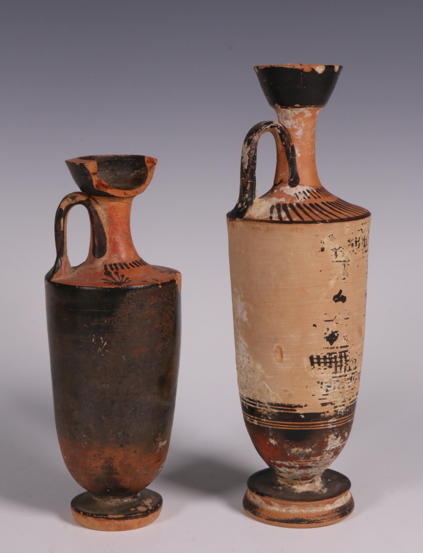 Campania, black ware oillamp and two Greek Attic lekithos vases, ca. 6th-4th century BC. - Image 3 of 4