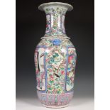 China, hoge porseleinen vaas, laat Qing dynastie, eind 19e eeuw