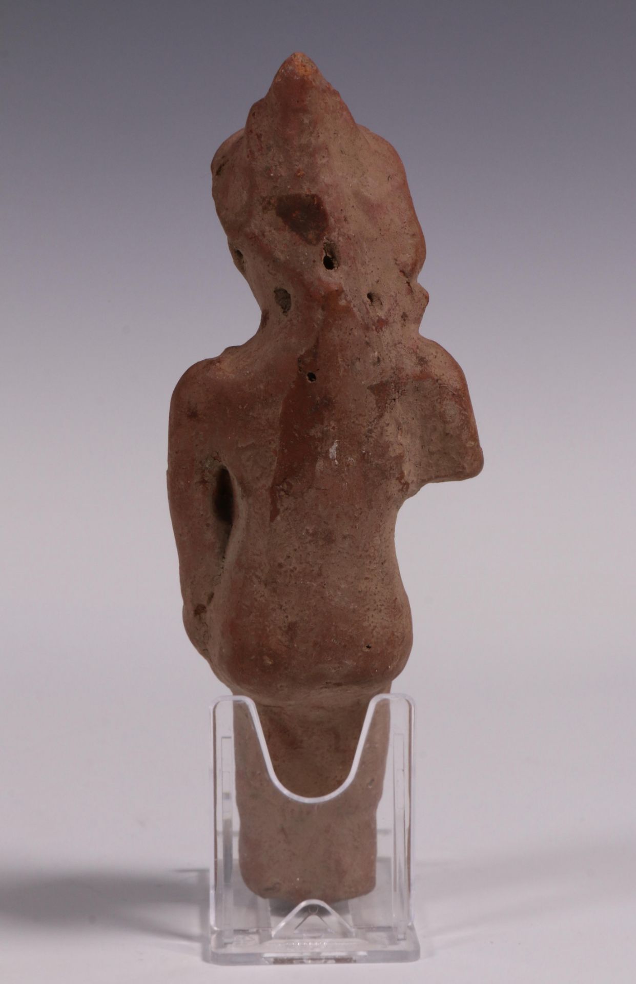 Antique terracotta fragment with relief decoration of a dog and an seated figure, possibly Greek. - Bild 5 aus 6