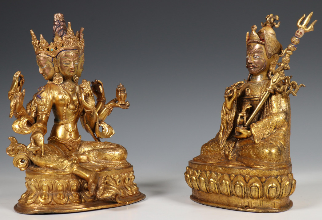 Tibet, twee verguld bronzen figuren, 20e eeuw, - Image 4 of 6