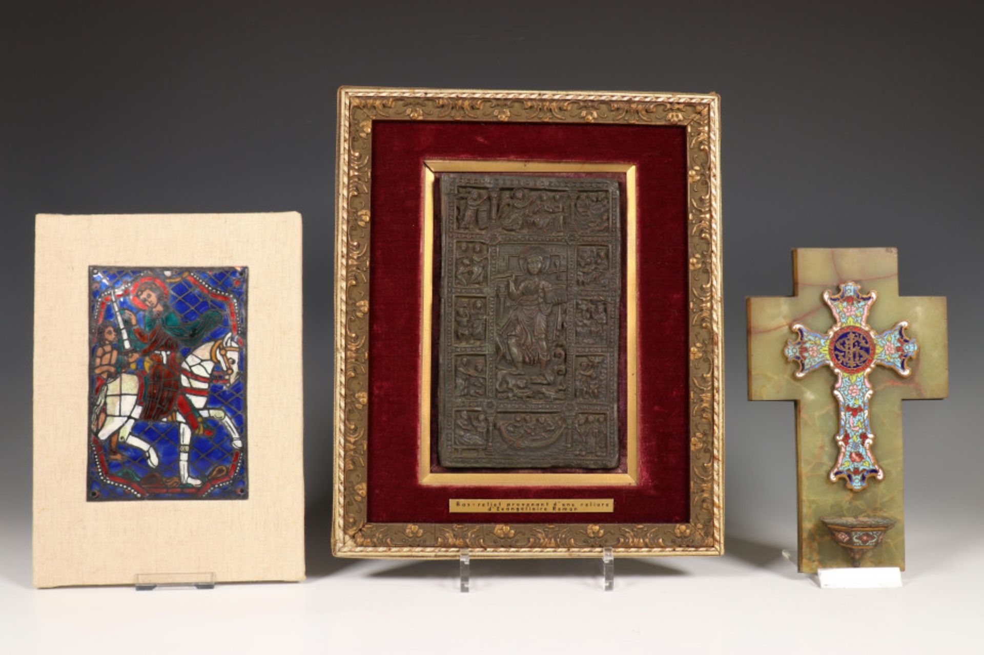 Vier religieuze objecten naar antiek voorbeeld - Image 2 of 2