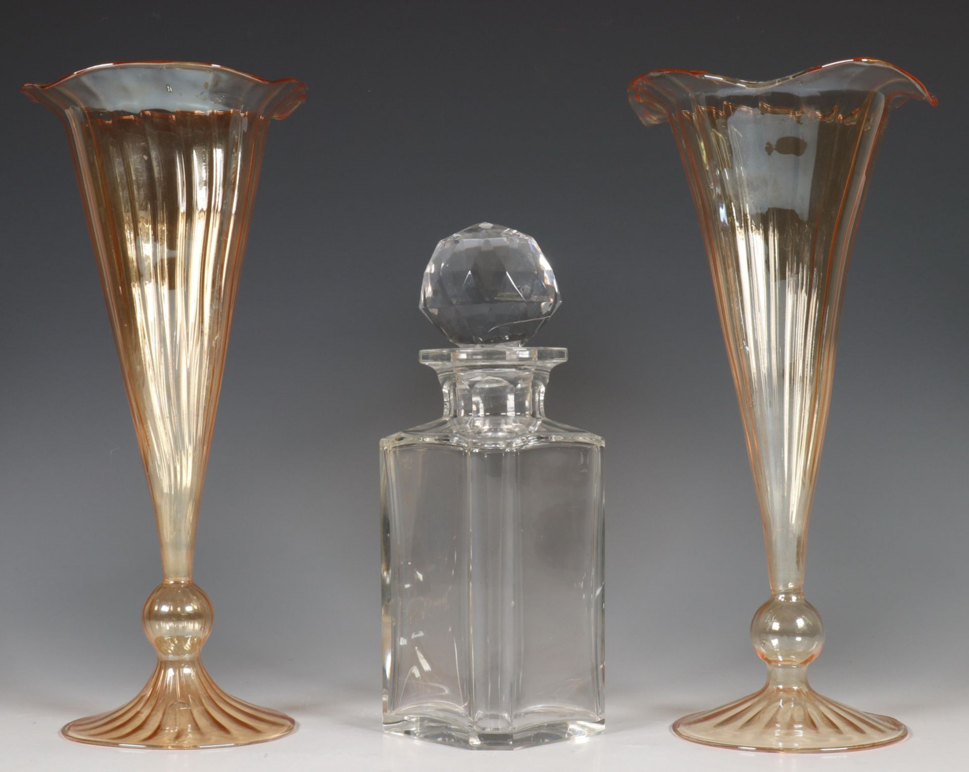 Paar Venetiaans glazen trompet vazen; 20e eeuw;
