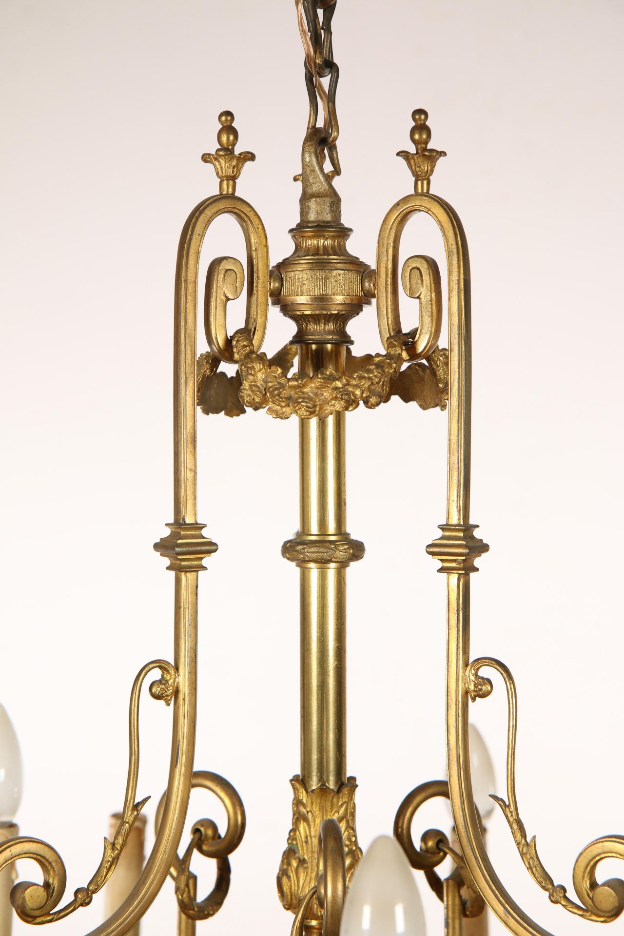 Verguld bronzen en koperen negenlichts kroon in Louis XV/XVI-stijl, ca. 1900. - Image 3 of 3