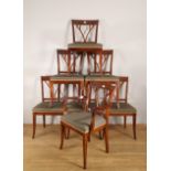 Set van zes mahomiehouten stoelen en één -fauteuil in Empire-stijl,