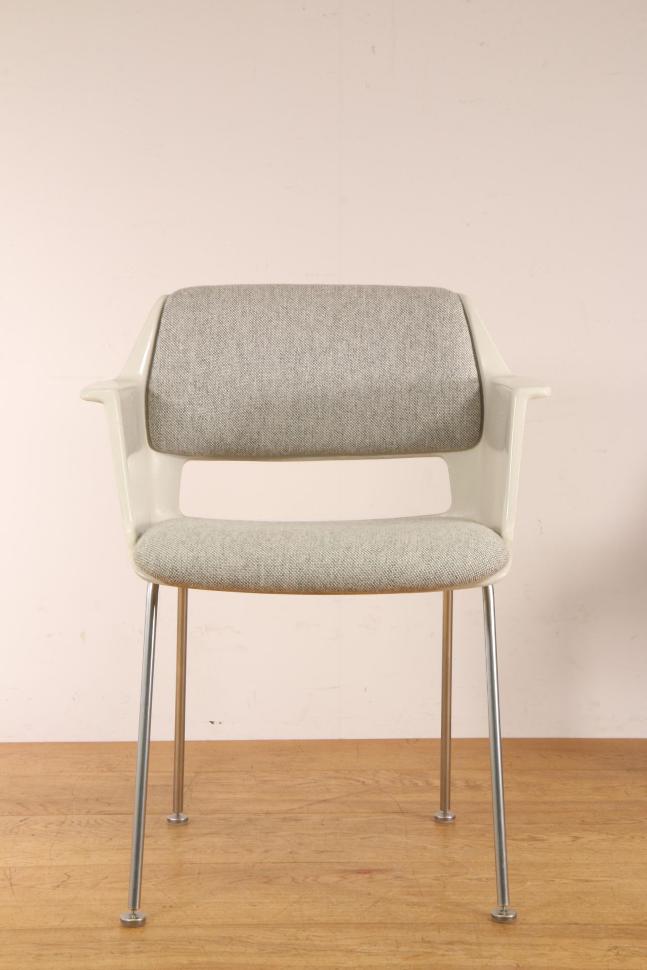 A. R. Cordemeyer voor Gispen, wit polyester 'Stratus 2215/2225' fauteuil, - Bild 2 aus 2