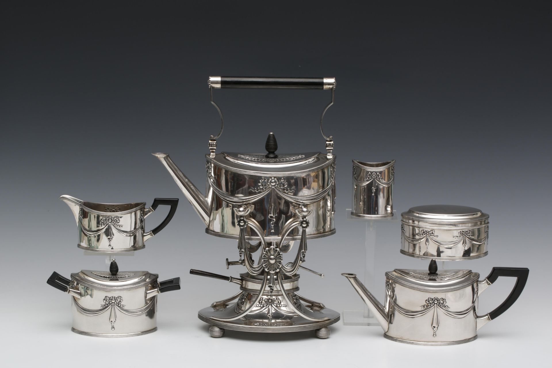 Zevendelig theeservies, Louis XVI stijl,