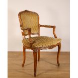 Beukenhouten fauteuil in Louis XV-stijl,