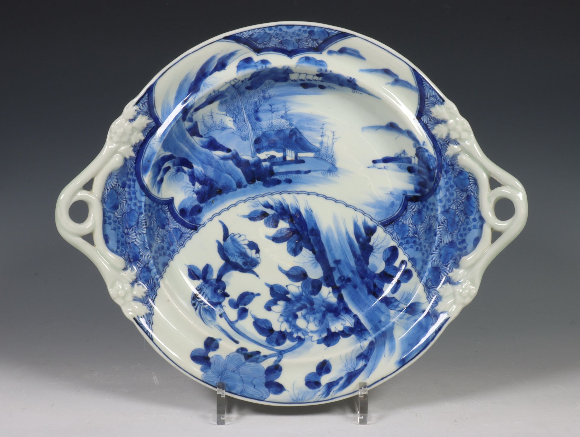 Japan, pair of Arita blue and white porcelain serving dishes and covers, 19th century, decorated - Image 8 of 12