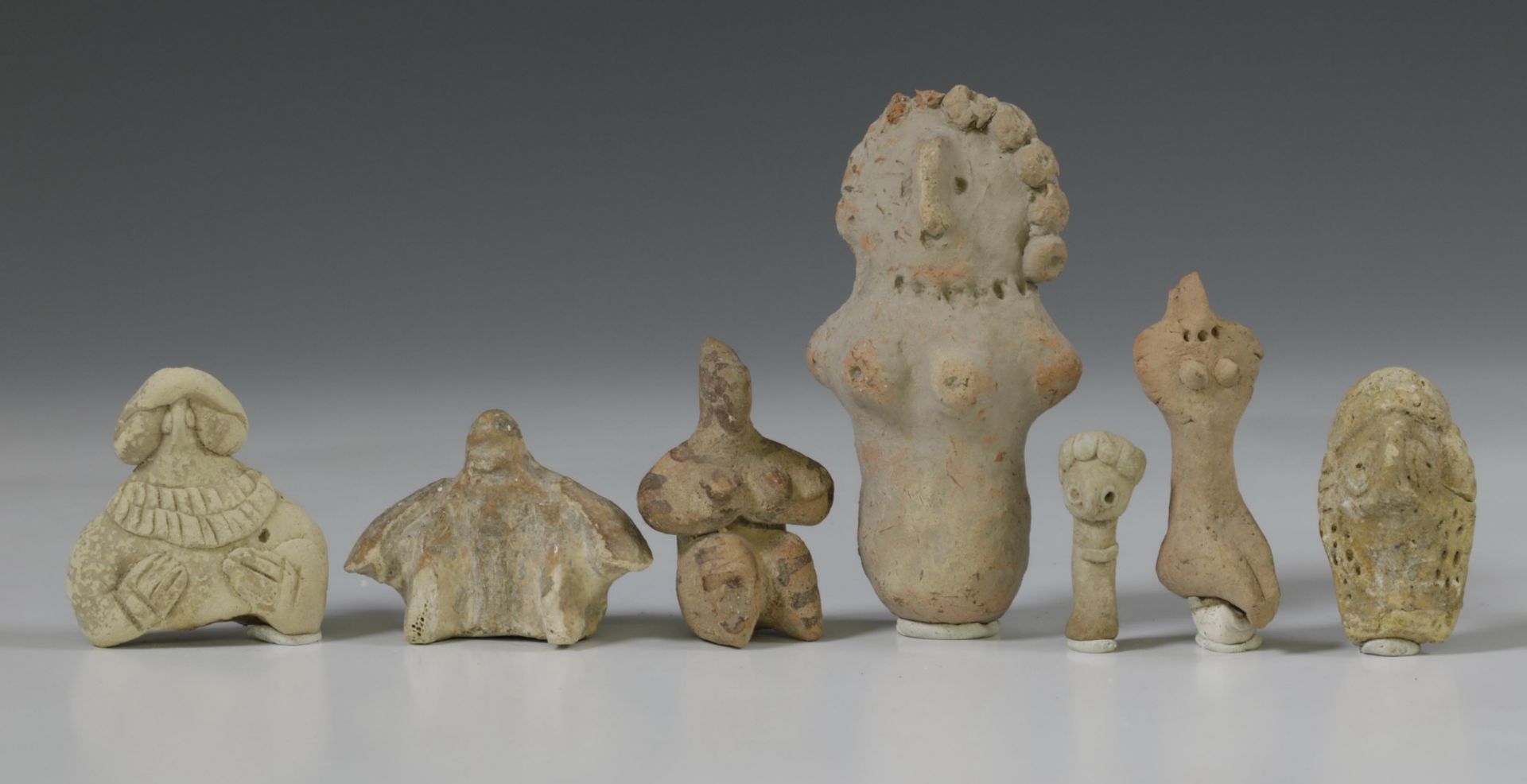 A collection of seven Syrian terracotta fragments of idols, 6th - 1st Mill Bc. - Image 2 of 2
