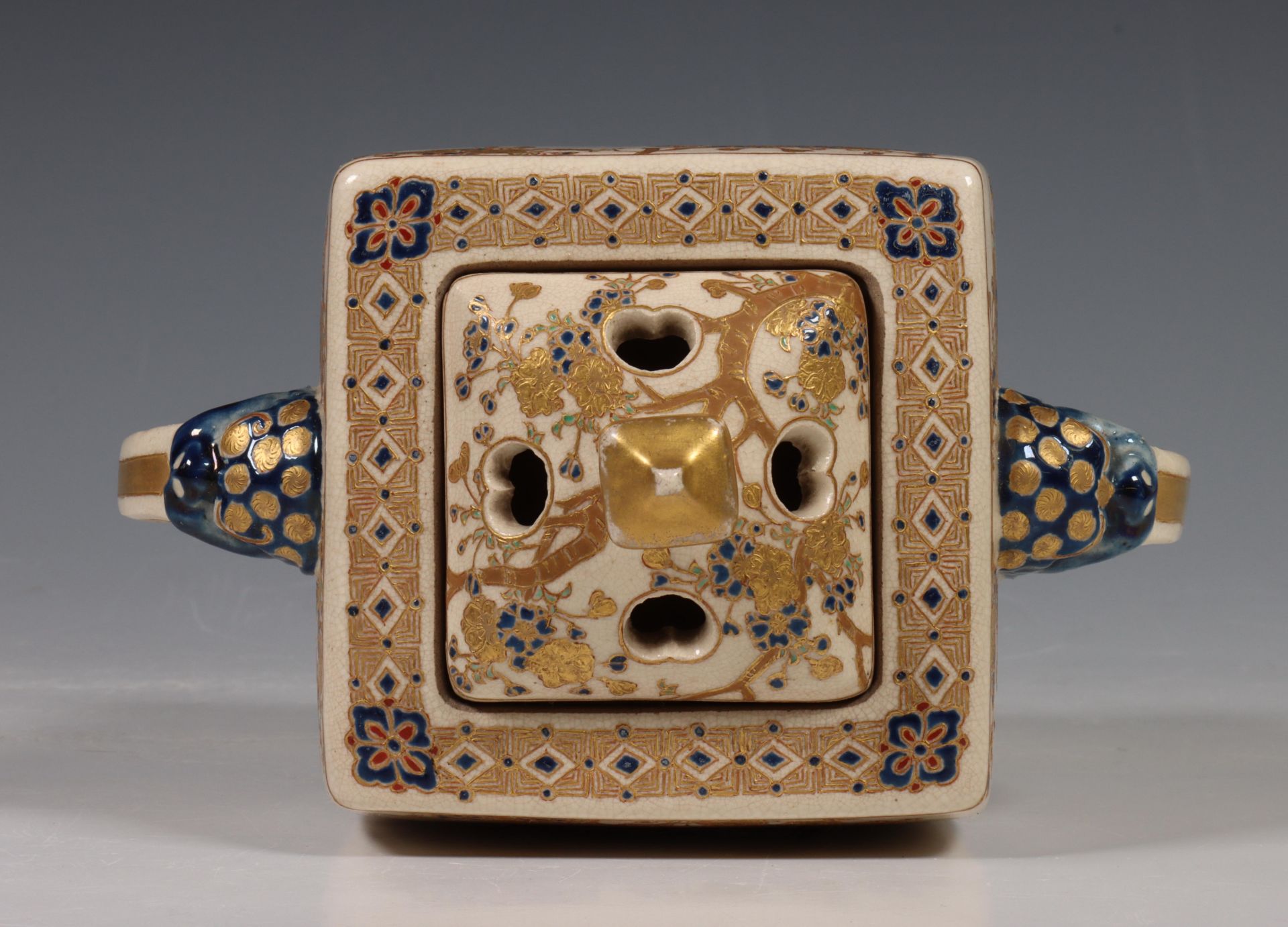Japan, Satsuma porcelain censer, 19th/20th century, rectangular, raised on four feet and with two - Image 4 of 11
