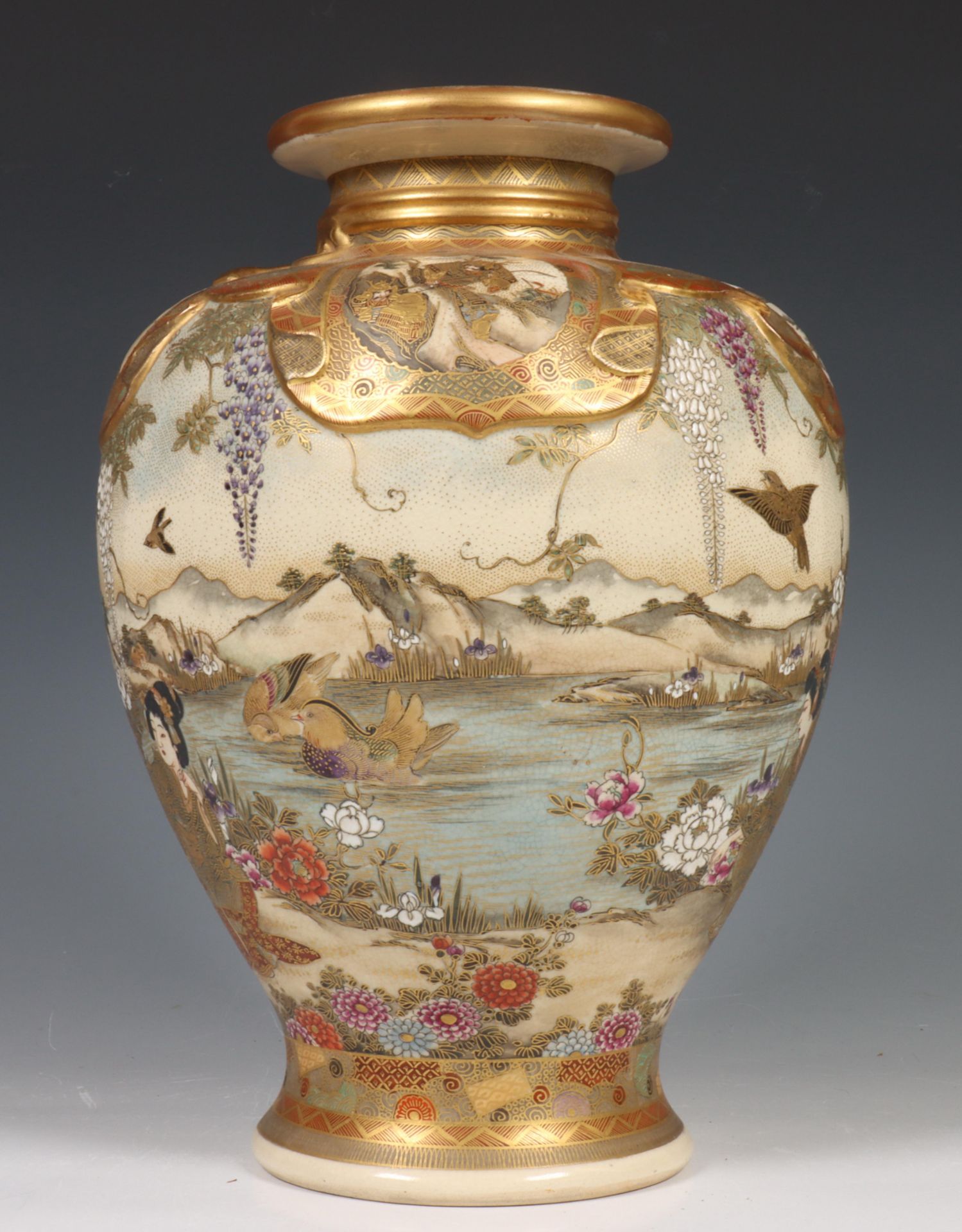 Japan, Satsuma porcelain vase, late 19th century, decorated with elegant ladies in a flower garden - Image 10 of 10