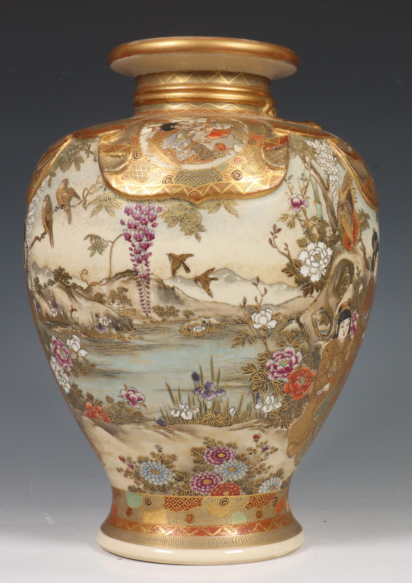 Japan, Satsuma porcelain vase, late 19th century, decorated with elegant ladies in a flower garden - Image 7 of 10