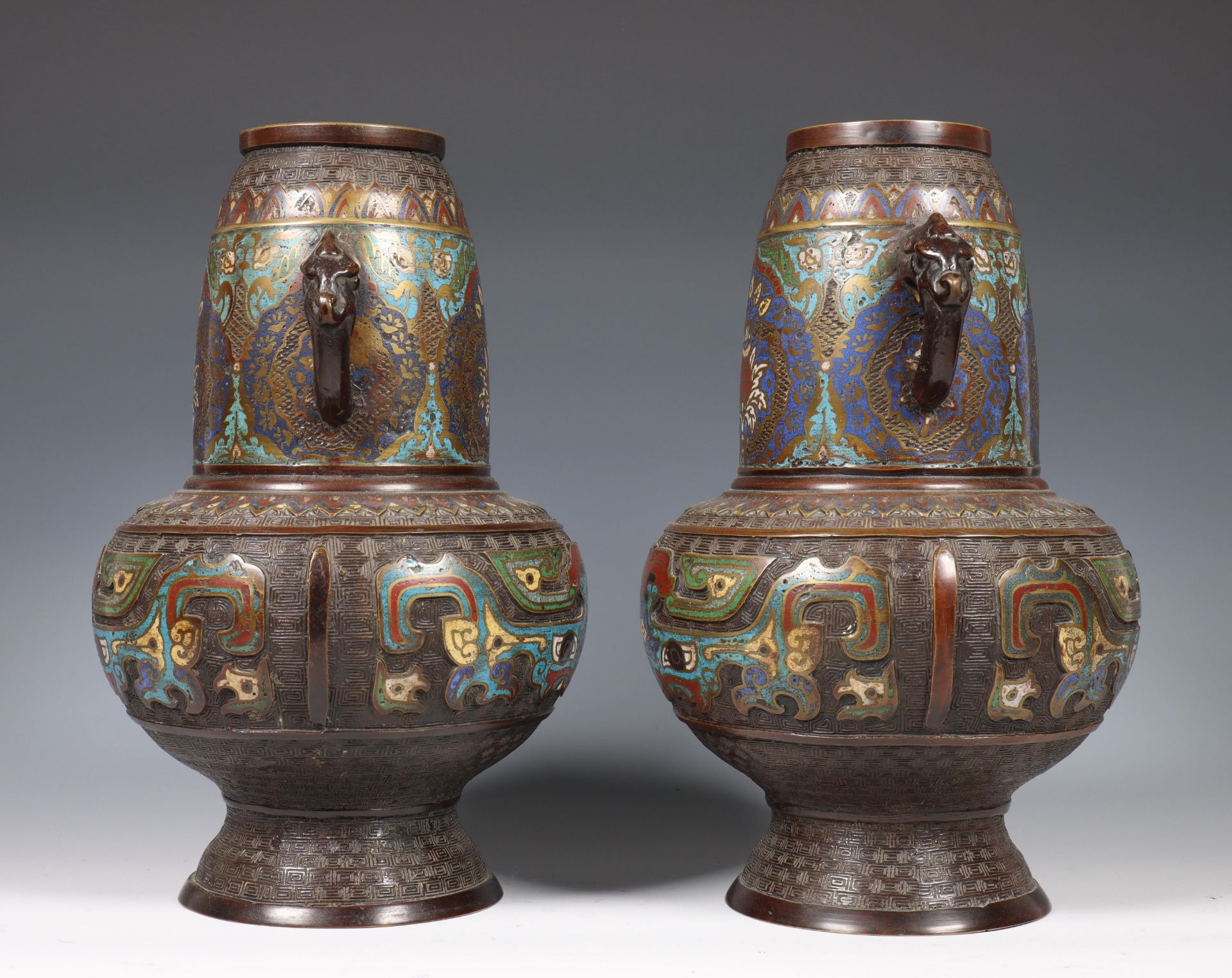 China, pair of bronze cloisonné vases, early 20th century, both with elephant-head handles - Image 5 of 5