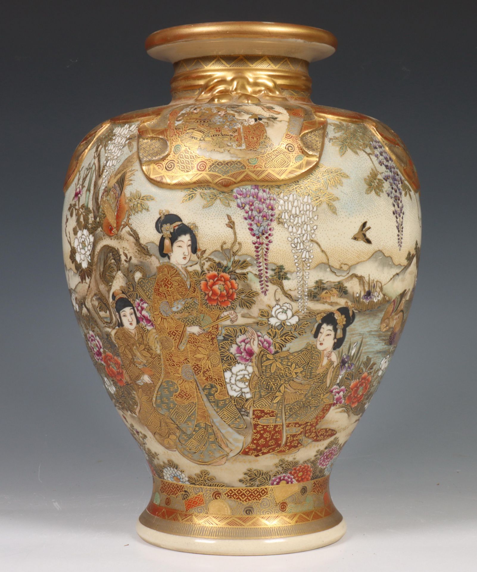 Japan, Satsuma porcelain vase, late 19th century, decorated with elegant ladies in a flower garden - Image 5 of 10