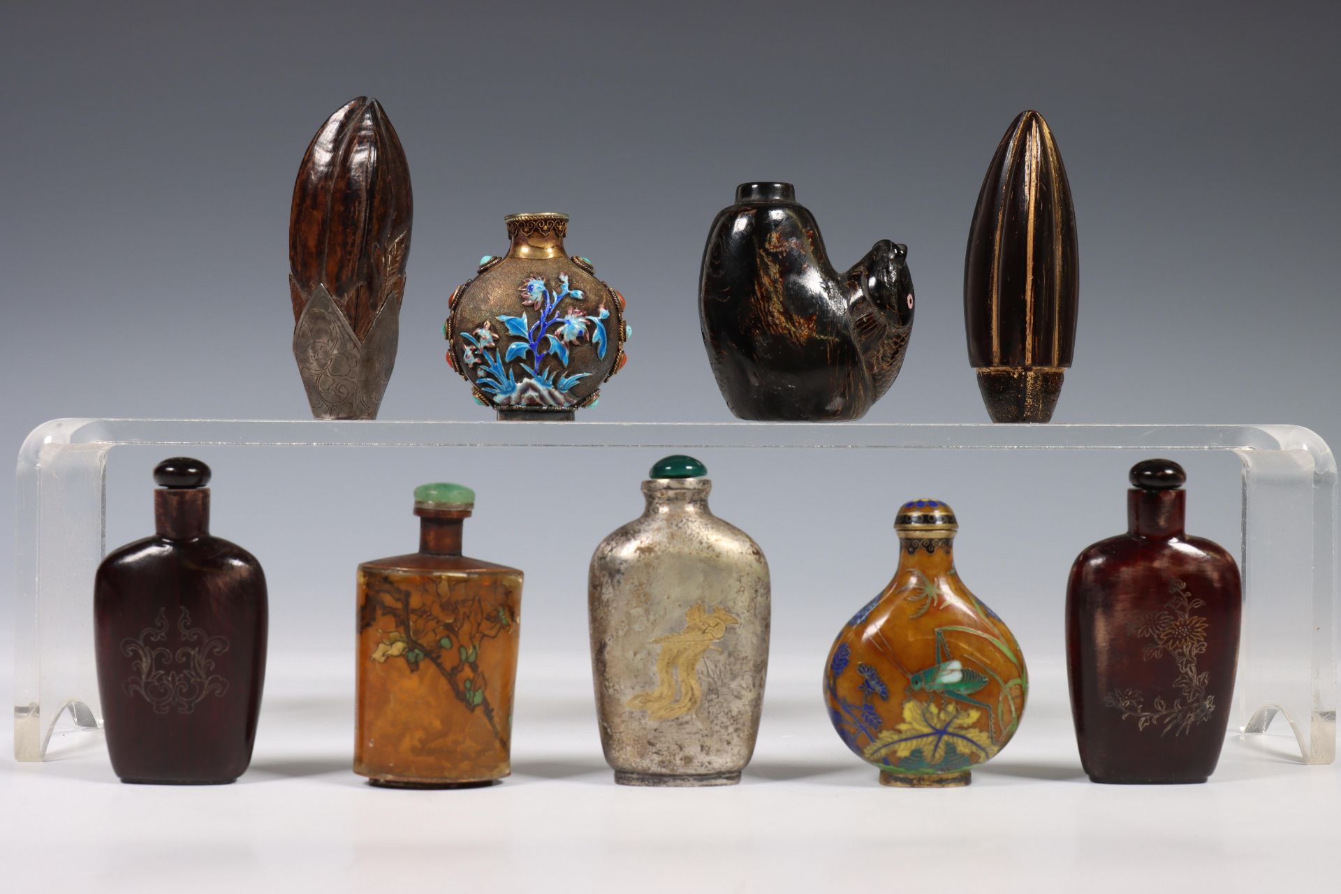 China, collection of snuff bottles, 19th-20th century, comprising two metal bottles, a cloisonné- - Image 2 of 2
